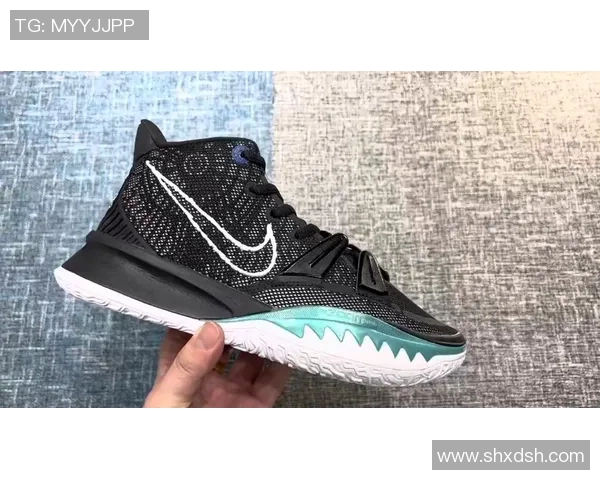 欧文新鞋发布会引发热议踩踏耐克Logo彰显艺术不拘一格 欧文新鞋发布会引发热议踩踏耐克Logo彰显艺术不拘一格